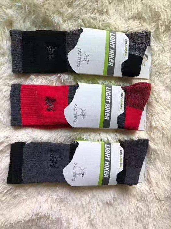 مشکی،طوسی،قرمز