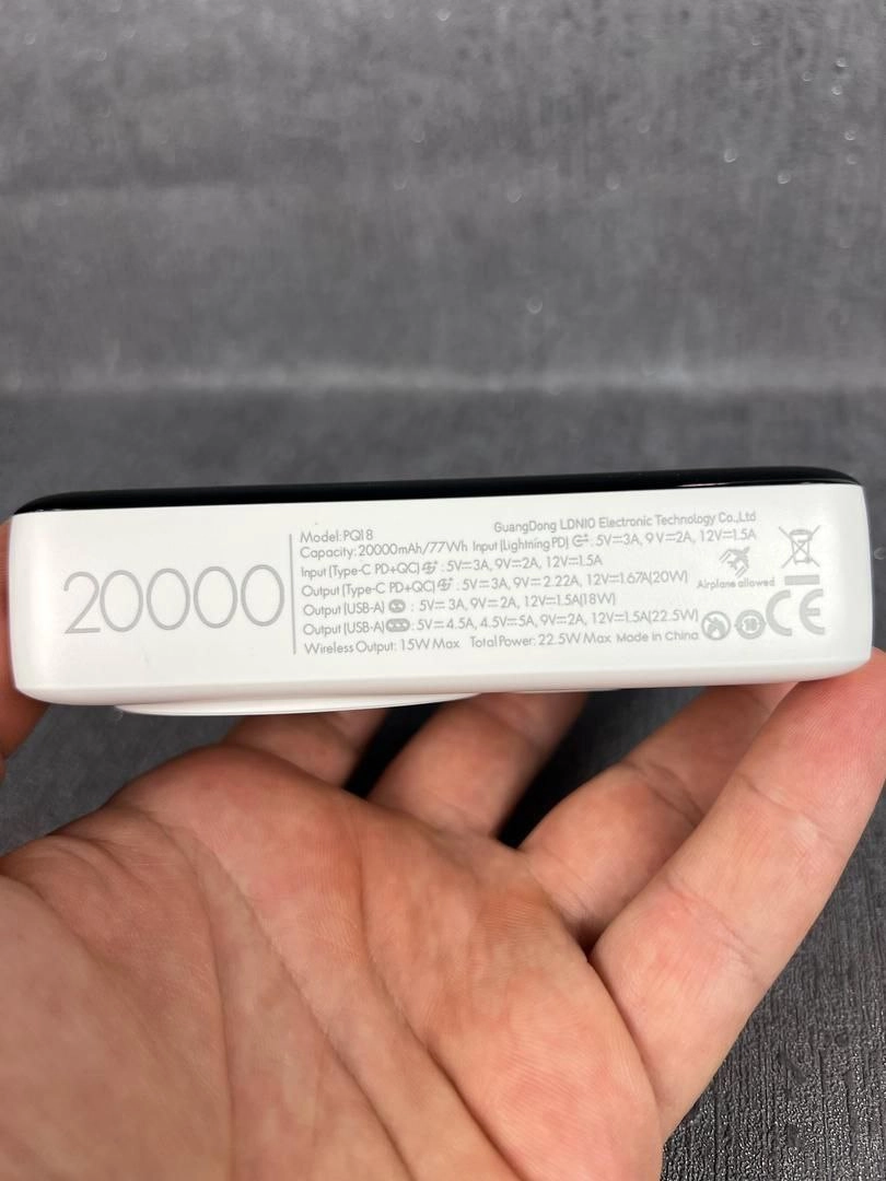 پاوربانک وایرلس LDNIO مدل PQ18 با ظرفیت 20000 میلی‌آمپر و شارژ سریع مناسب سفر و استفاده روزمره