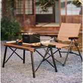 گریل رومیزی زغالی نیچرهایک مدل CNK2300CF010 در حال پخت گوشت در طبیعت