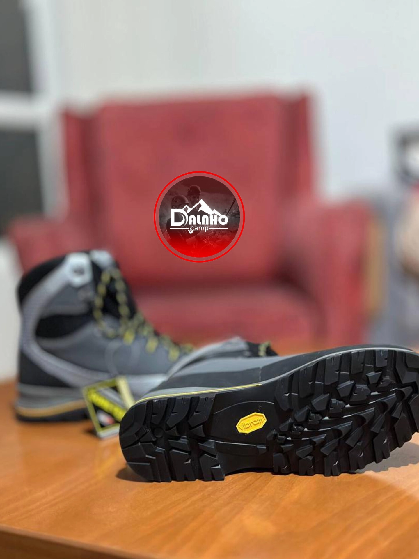 کفش ترکینگ ضدآب کوهستانی لسپورتیوا مدل Trango TRK GTX مناسب کوه‌نوردی حرفه‌ای